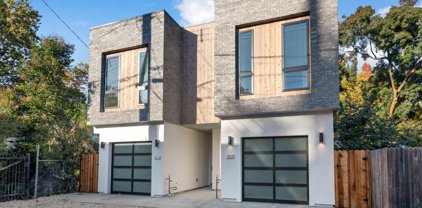 2713 Democracy Alley, Sacramento