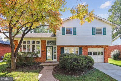 5818 Greentree Rd, Bethesda