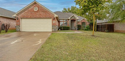 928 Rolling Meadows  Drive, Burleson