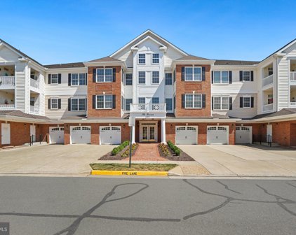 15231 Royal Crest Dr Unit #205, Haymarket