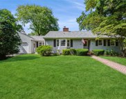 85 Peterhoff Avenue, Malverne image