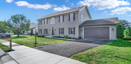 430 White Rose Ln, York