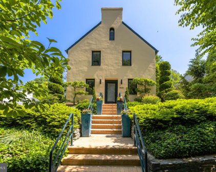 4635 Kenmore Dr Nw, Washington
