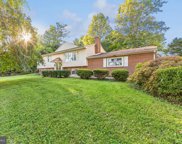 4 Powder Horn Ln, Newtown Square image