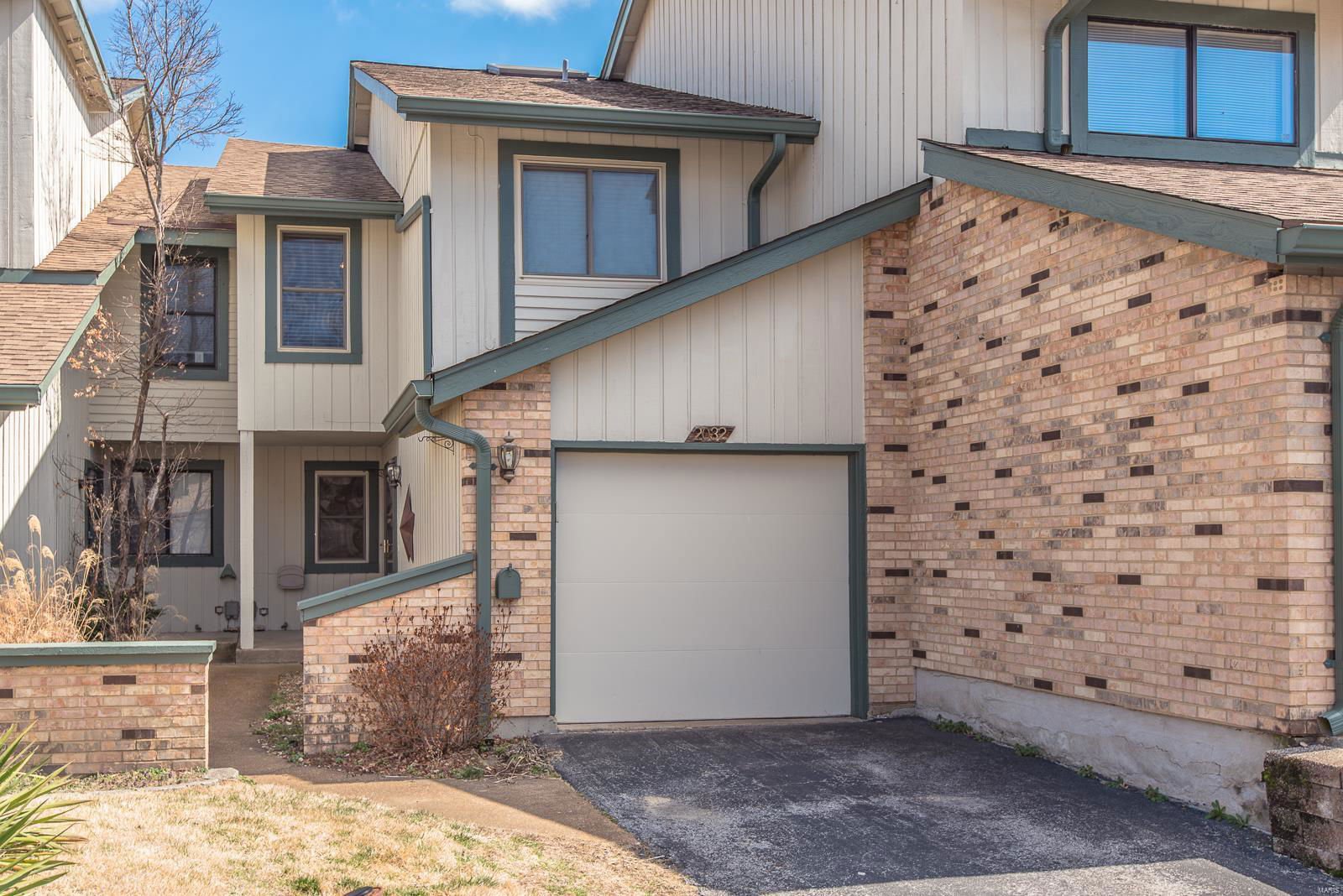 2032 Silent Spring Drive, Maryland Heights, 63043