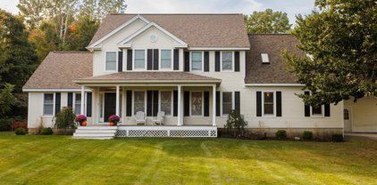 501 Ledgewood Drive, Williston