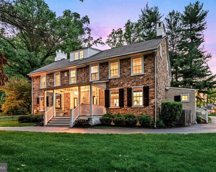 307 Earles Ln, Newtown Square
