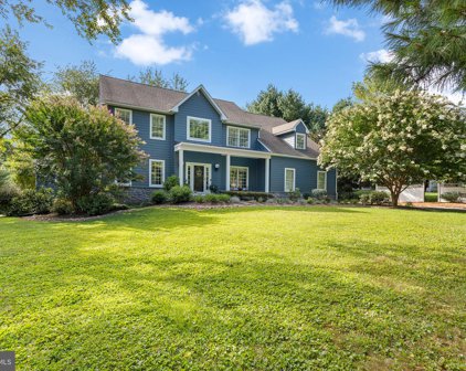 10 Trimble Rd, Thornton