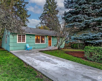 13756 Densmore Avenue N, Seattle