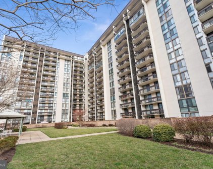 5300 Holmes Run Pkwy Unit #215, Alexandria