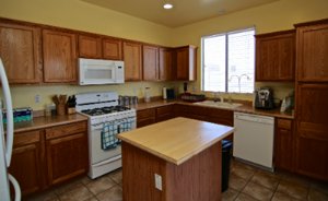 16918 W Lundberg St Kitchen