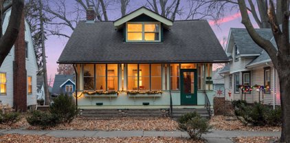 137 Bates Avenue, Saint Paul