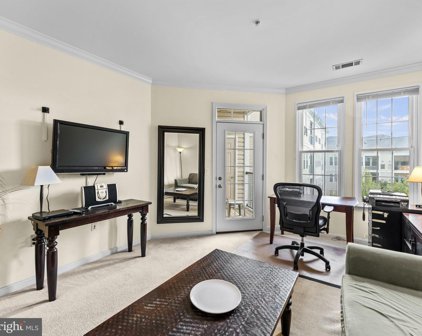 2055 26th St S Unit #5-310, Arlington