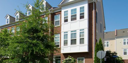 3081 Waterloo Ln, Fairfax