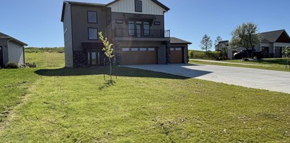 507 Long Drive, Watford City