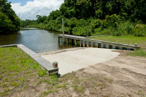 boat ramp in Redd's Cove Holly Ridge NC