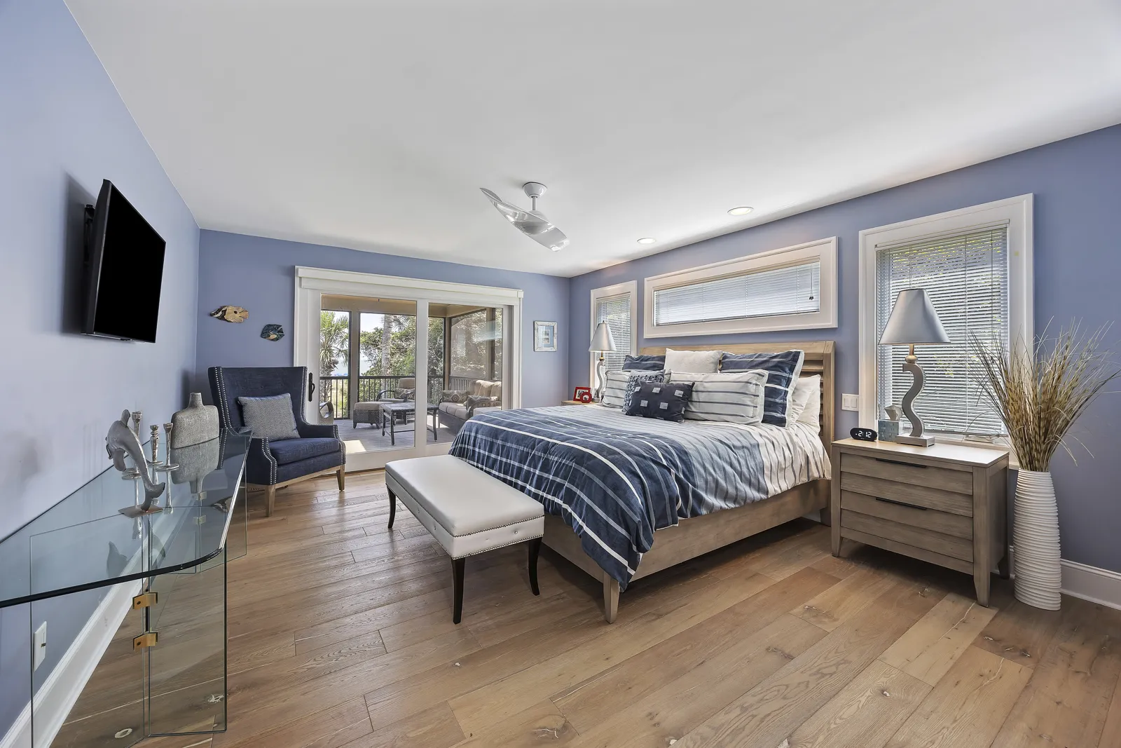 Primary suite photograph 1