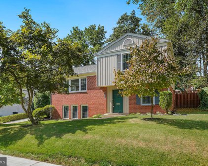 604 Crocus Dr, Rockville
