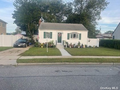 134 Lee Avenue, Hicksville