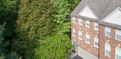 12482 Casbeer Dr, Fairfax