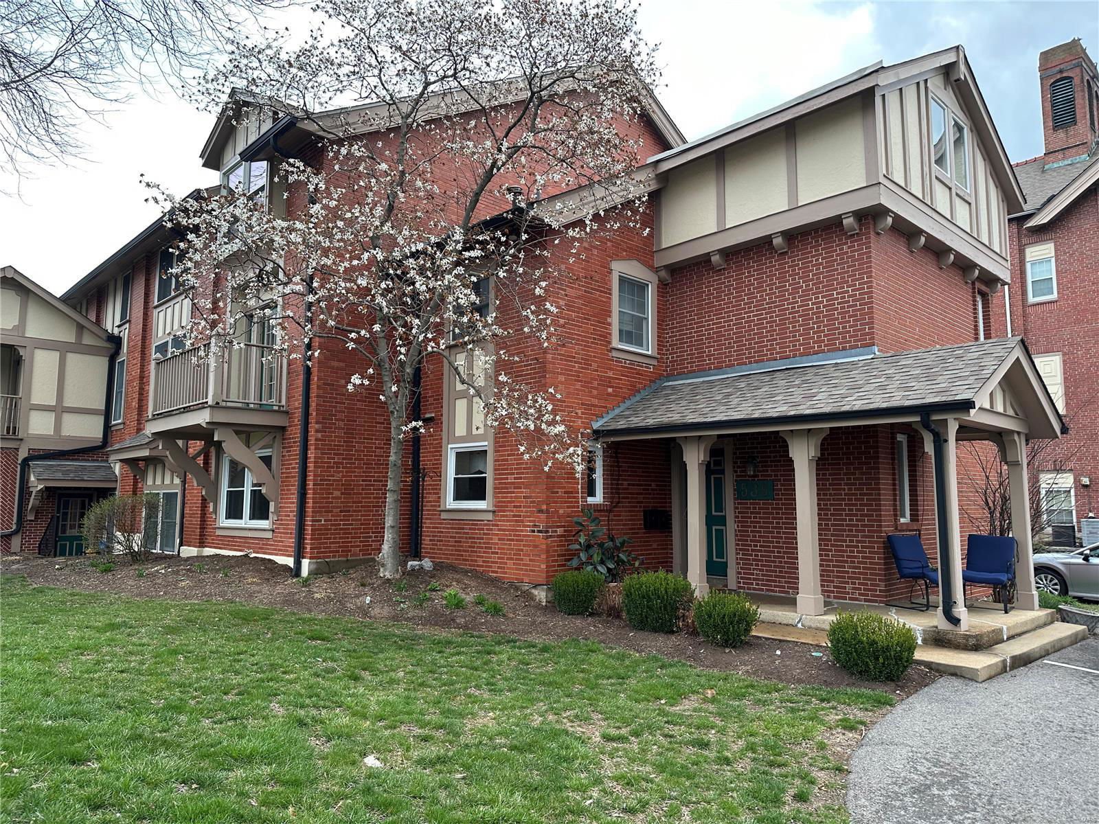 539 Colebrook Drive Unit B, St Louis, 63119