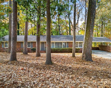 5820 Greenbrier Road, Sandy Springs