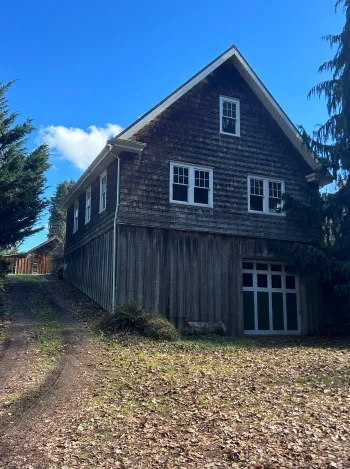 barn