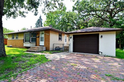 6907 W Palmer Lake Drive, Brooklyn Center