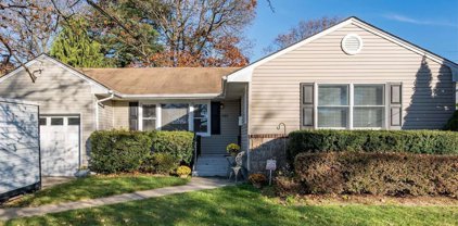 1197 E Meadow Road, Merrick