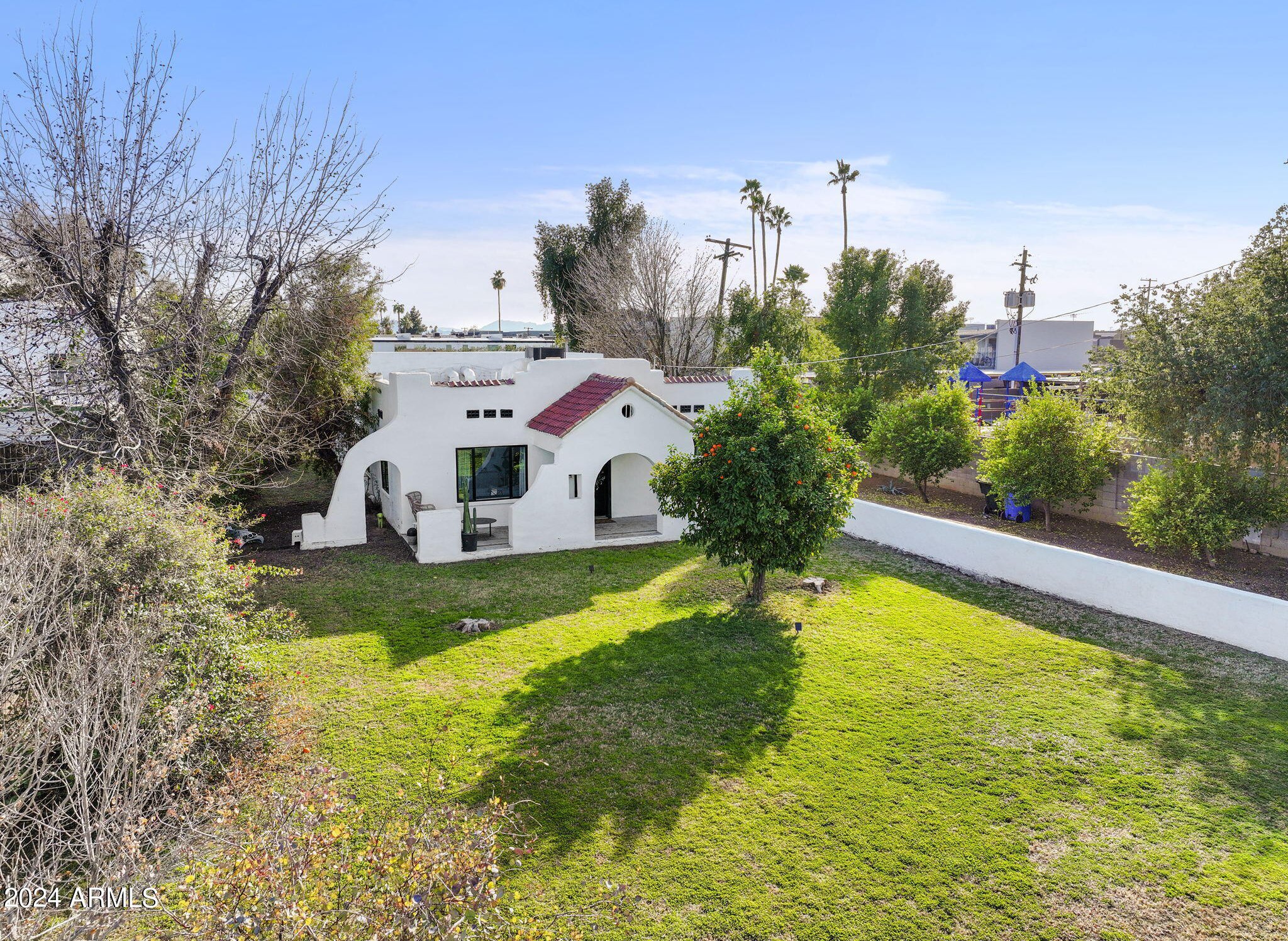 1807 W Osborn Road, Phoenix, Arizona 85015. 4 bedrooms 3 baths with 2426  square feet of living space.