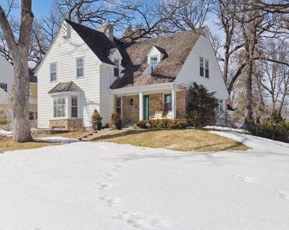 2 Bridge Lane, Edina