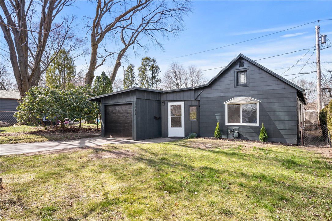 1123 Bennington Dr, Greece, 14616