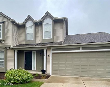 984 S PARKWOOD, South Lyon