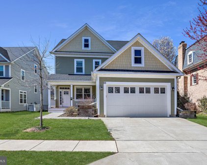 26 S Pershing Dr, Arlington