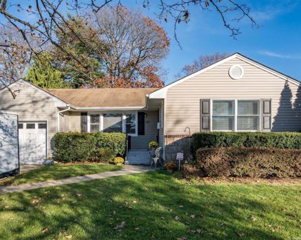 1197 E Meadow Road, Merrick