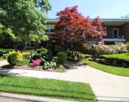 463 Summit Avenue Unit #1-K, Cedarhurst image