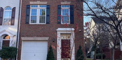 5019 Murtha St, Alexandria