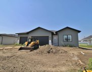 1709 Woodlands Way Se, Minot image