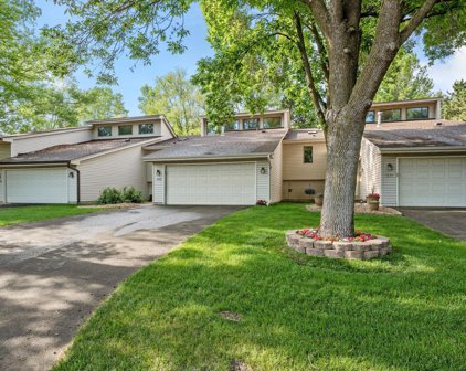 1295 Sunview Court, Shoreview