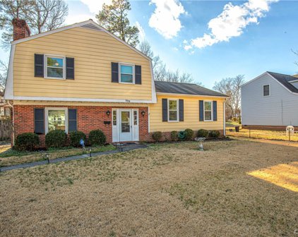 309 Brookedge Drive, Colonial Heights