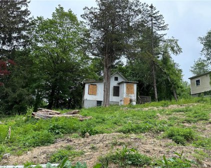 115 Redwood Street, Cortlandt Manor