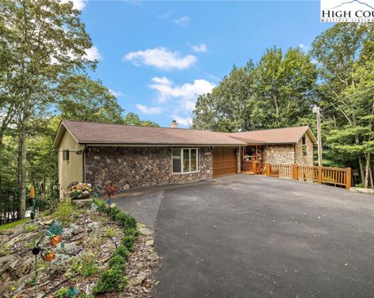 498 St Andrews Road, Beech Mountain