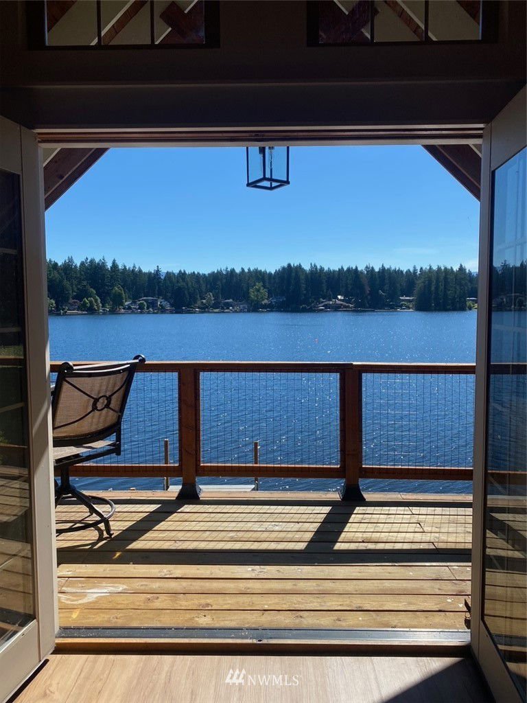 1234 Lake Sawyer Island, Black Diamond, WA 98010