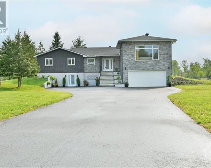 132 WAGON Drive, Dunrobin