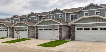 242 Nw Greenway  Place, Waukee