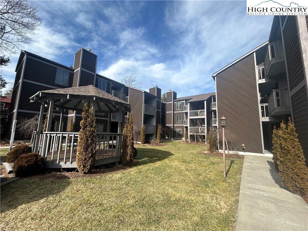 148 Royal Oaks Drive Unit 222, Blowing Rock, NC 28605 MLS 247068