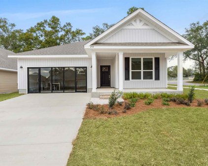 830 Windhill Dr, Cantonment