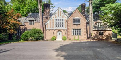 16 Kempner Lane, Purchase