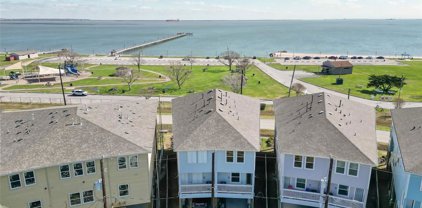 721 Bayshore Drive, La Porte
