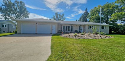2027 Old Red Trail NW, Mandan
